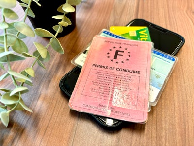 Permis, cartes Vitale et d'identité sur smartphone : ce qu'il faut savoir sur la dématérialisation