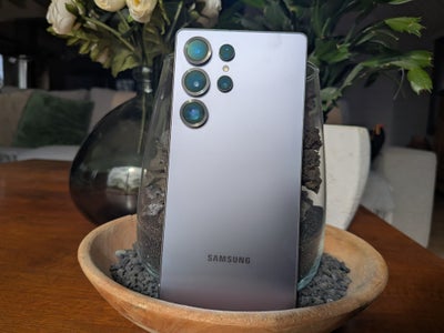 Samsung Galaxy S25 Ultra vs iPhone 16 Pro : le comparatif