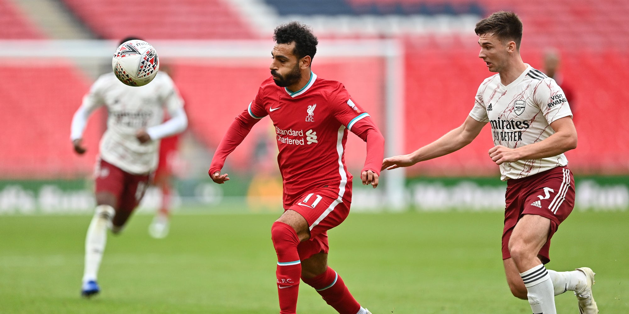 Salah et Tierney à la lutte lors du Community Shield Liverpool - Arsenal, le 29 août 2020 à Wembley, Londres.