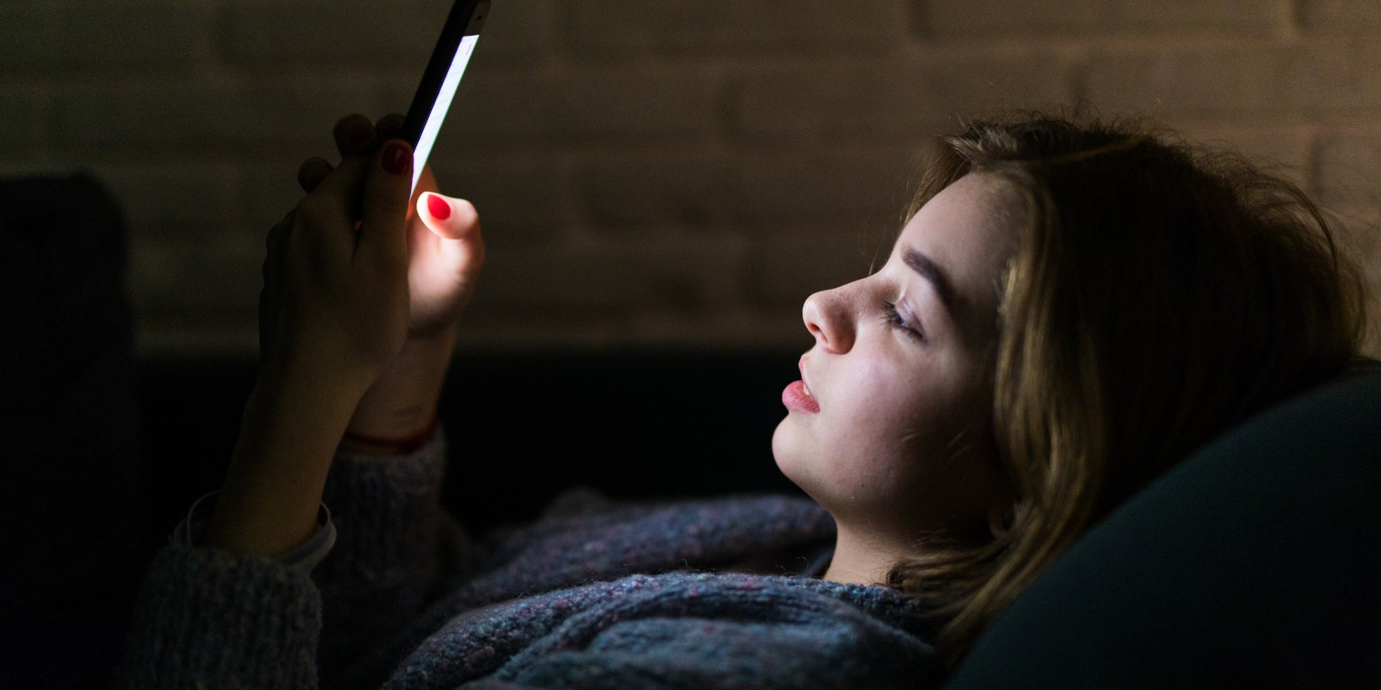 La lumière bleue aurait bien des désavantages, quels sont les moyens de s'en prémunir ?