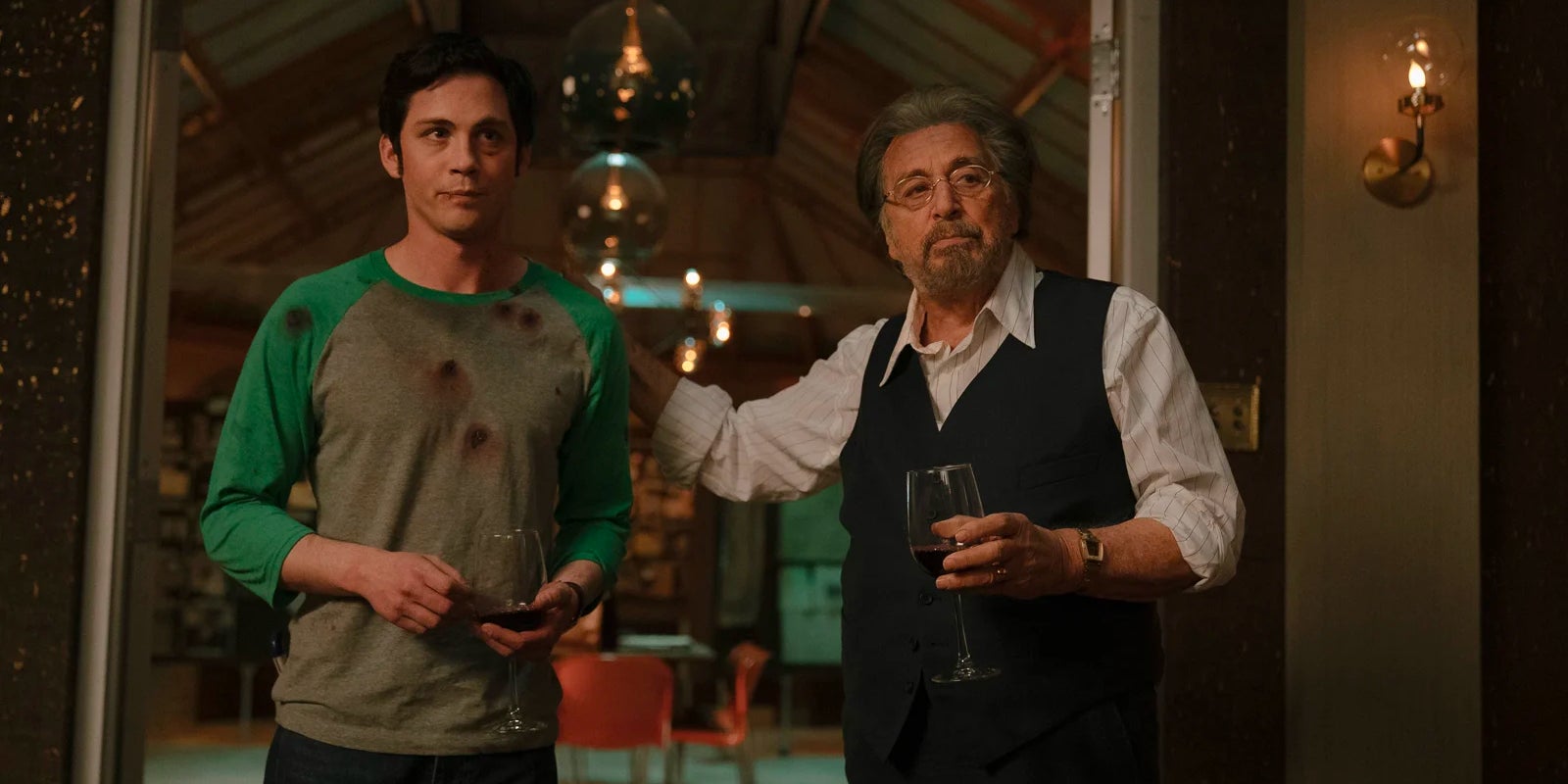 Logan Lerman et Al Pacino dans la saison 1 de "Hunters".