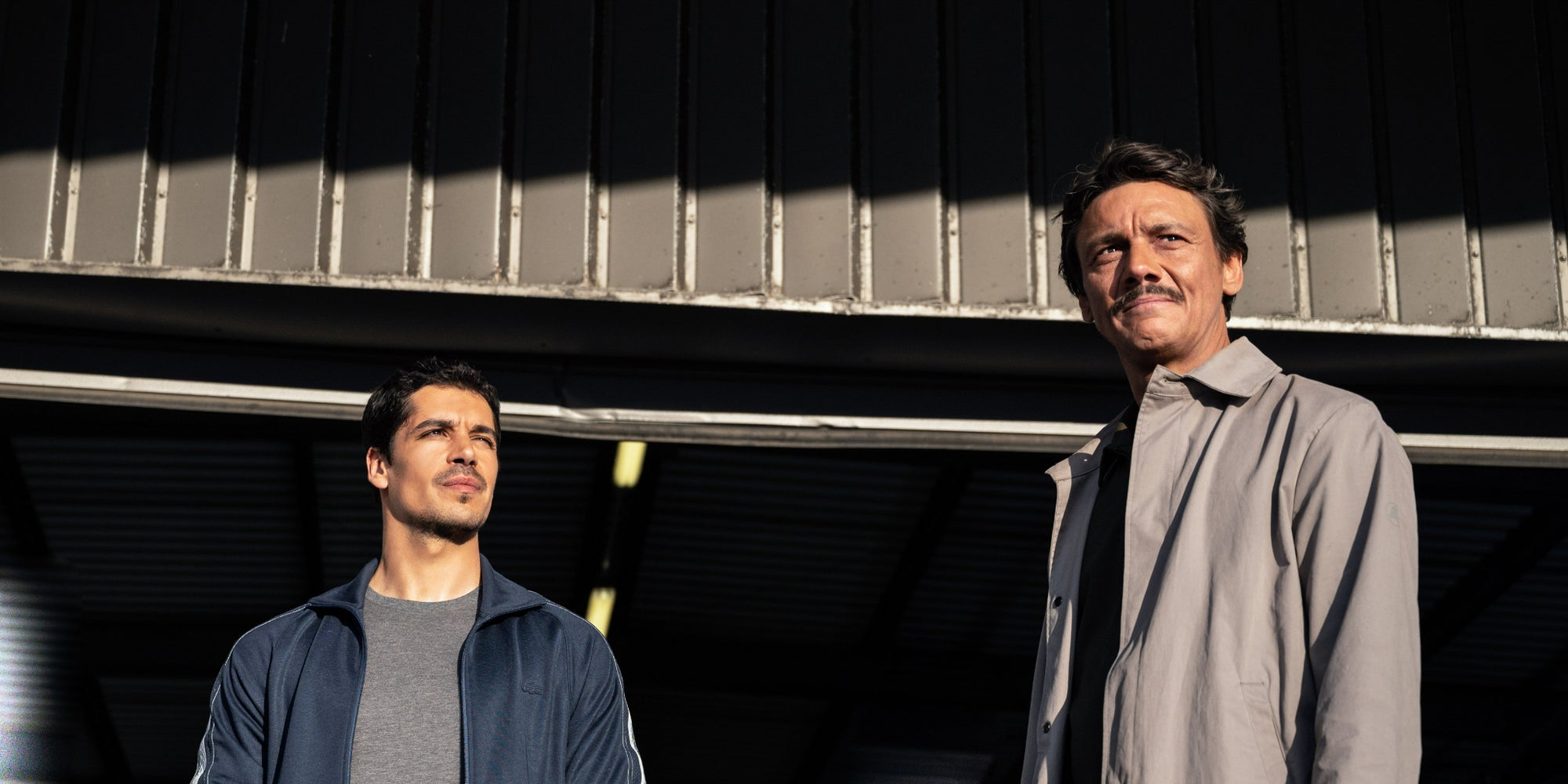 Raphaël Acloque (Reda Campana) et Cédric Appietto (Pierre-Marie Campana) dans ''Plaine Orientale''.
