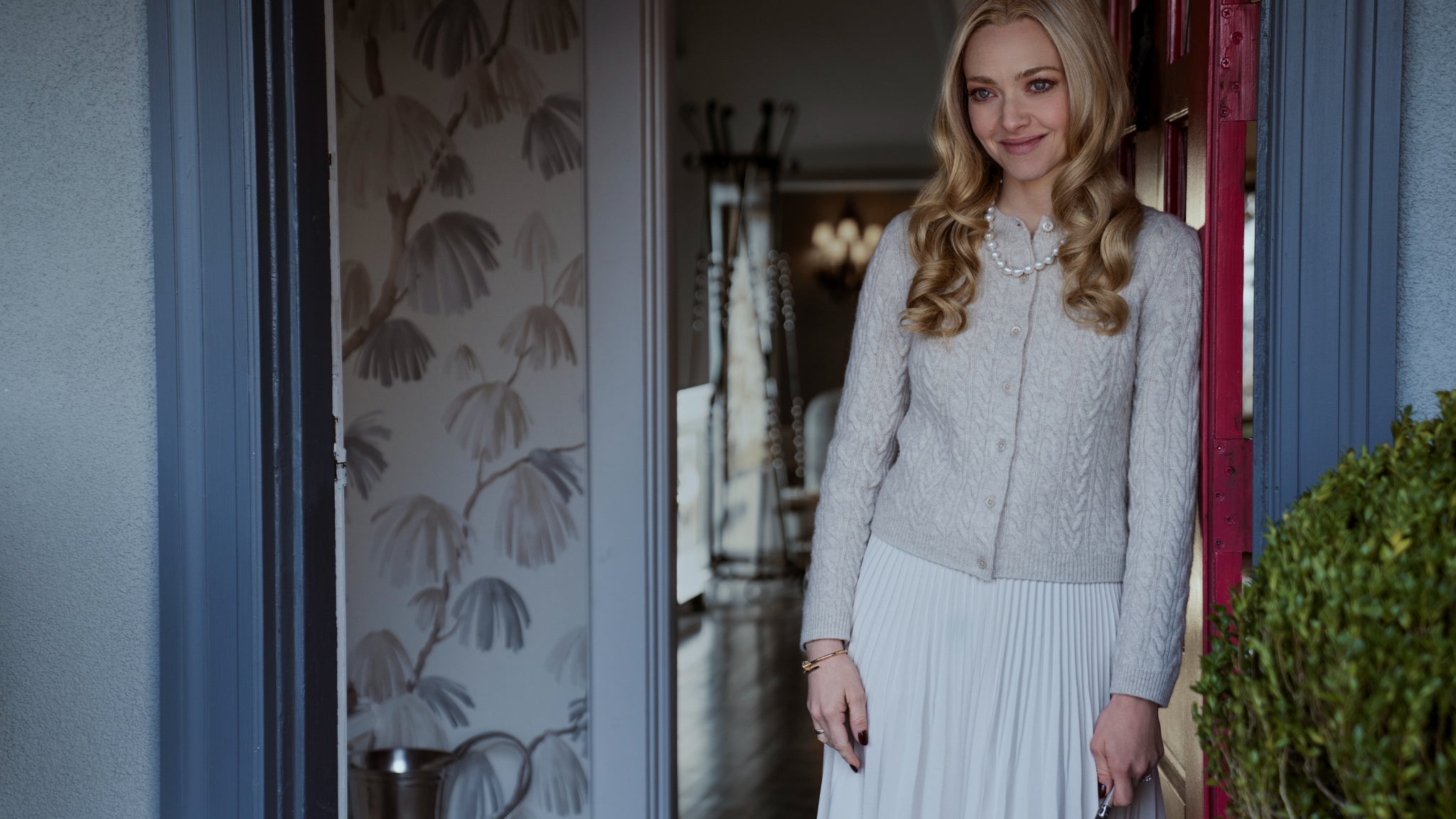 Dans l'adaptation filmique du roman "La Femme de ménage", Nina, la maîtresse de maison, est interprétée par Amanda Seyfried. 