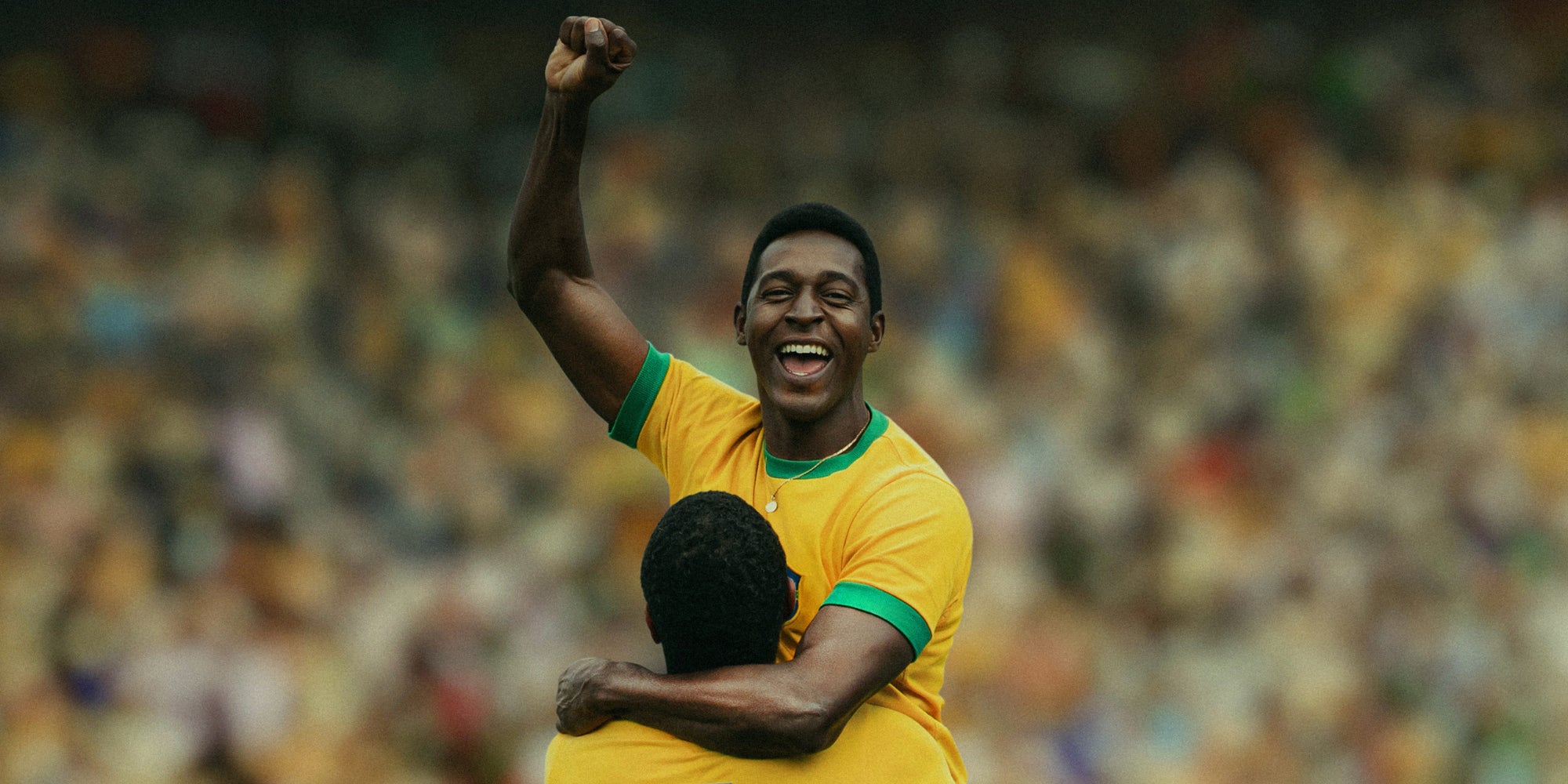 Lucas Agrícola et Gui Ferraz incarnant respectivement Pelé et Jairzinho dans le film "Brasil 70".
