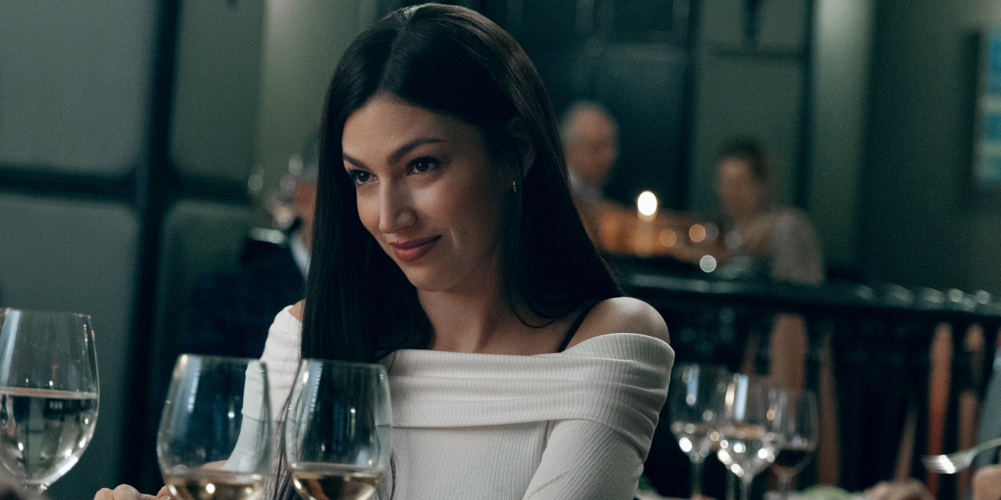 Úrsula Corberó tient le rôle de Rosa dans la série "Dévoré par les flammes" ("El cuerpo en llamas").