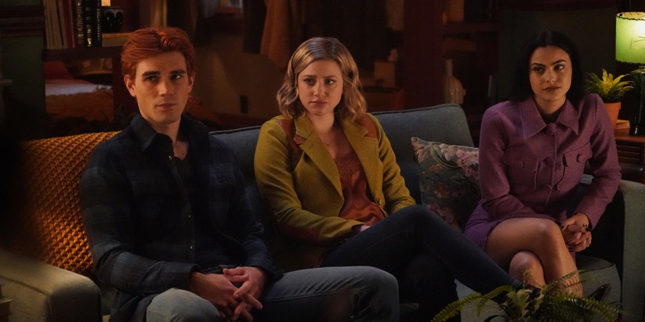 Archie (K.J. Apa), Betty (Lili Reinhart) et Veronica (Camila Mendes) dans la saison 6 de "Riverdale"