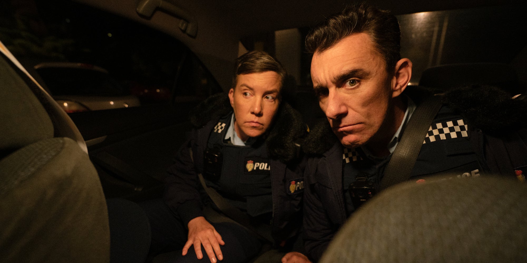 La série Wellington Paranormal de Taika Waititi et Jermaine Clement est disponible sur SYFY