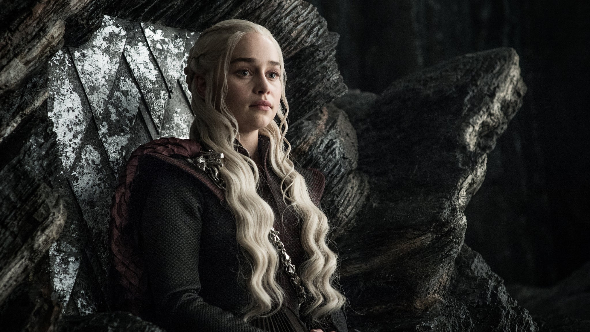 Daenerys Targaryen (Emilia Clarke), dans son château à Peyredragon, dans Game of Thrones.