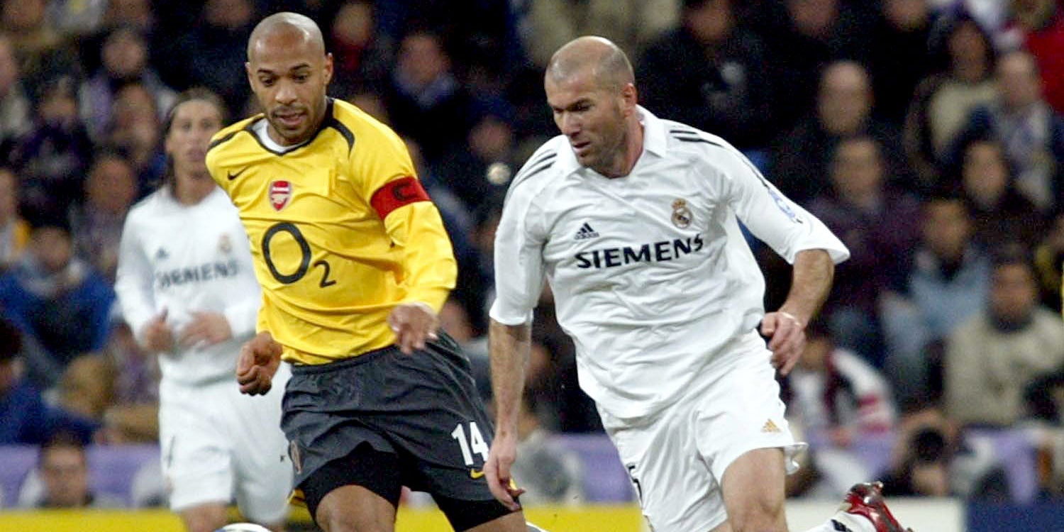 Thierry Henry et Zinedine Zidane lors d'un match de Ligue des Champions opposant le Real Madrid à Arsenal, le 21 février 2006.