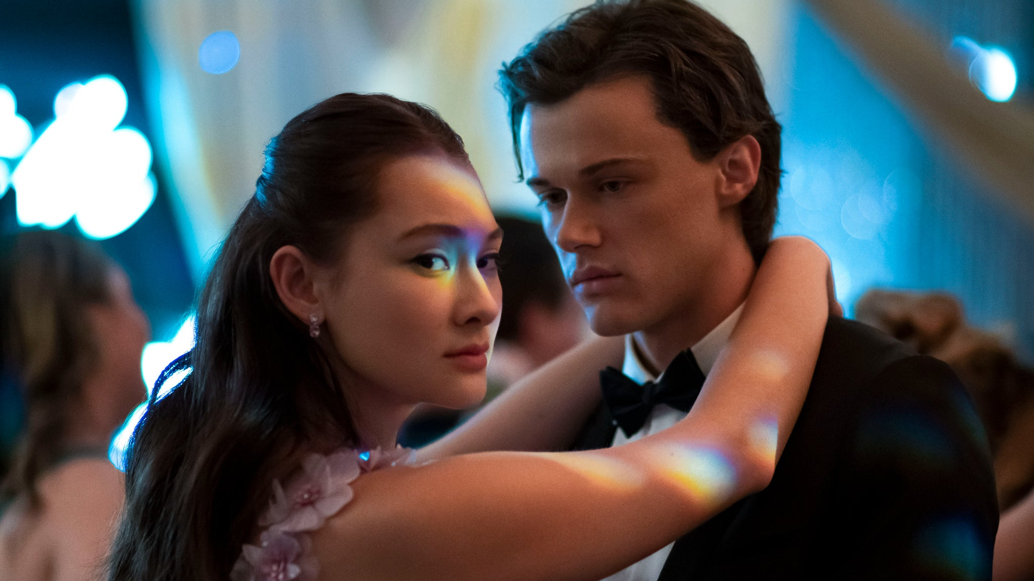 Le cœur de Belly va-t-il choisir Conrad, son "crush" de toujours ? La jeune femme va devoir faire face à un choix. Le cœur de Belly va-t-il choisir Conrad, son "crush" de toujours ? La jeune femme va devoir faire face à un choix.