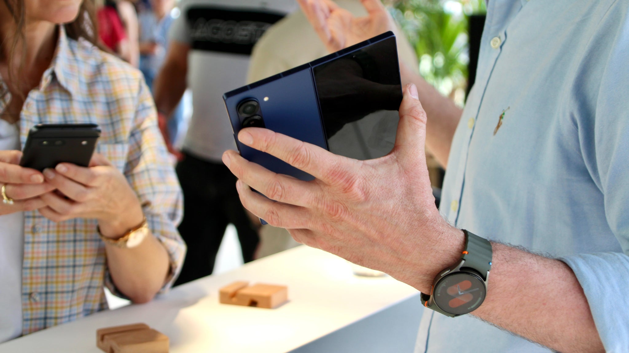 Le Samsung Galaxy Z Fold6 nous a paru bien plus fin que les précédents, assurant une prise en main très agréable.