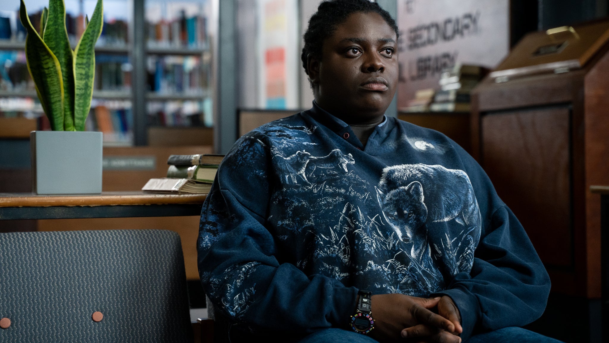 Viv Odesanya dans Sex Education.