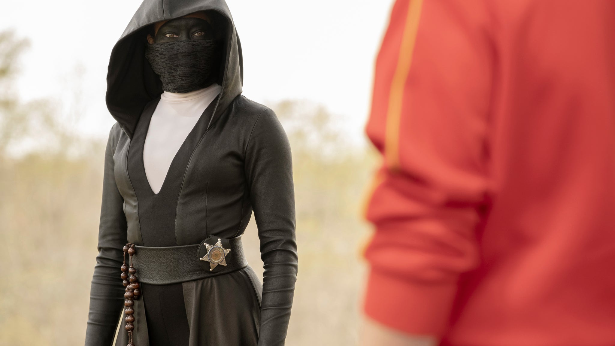 Sister Knight (Regina King) dans la série Watchmen sur OCS. Sister Knight (Regina King) dans la série Watchmen sur OCS.