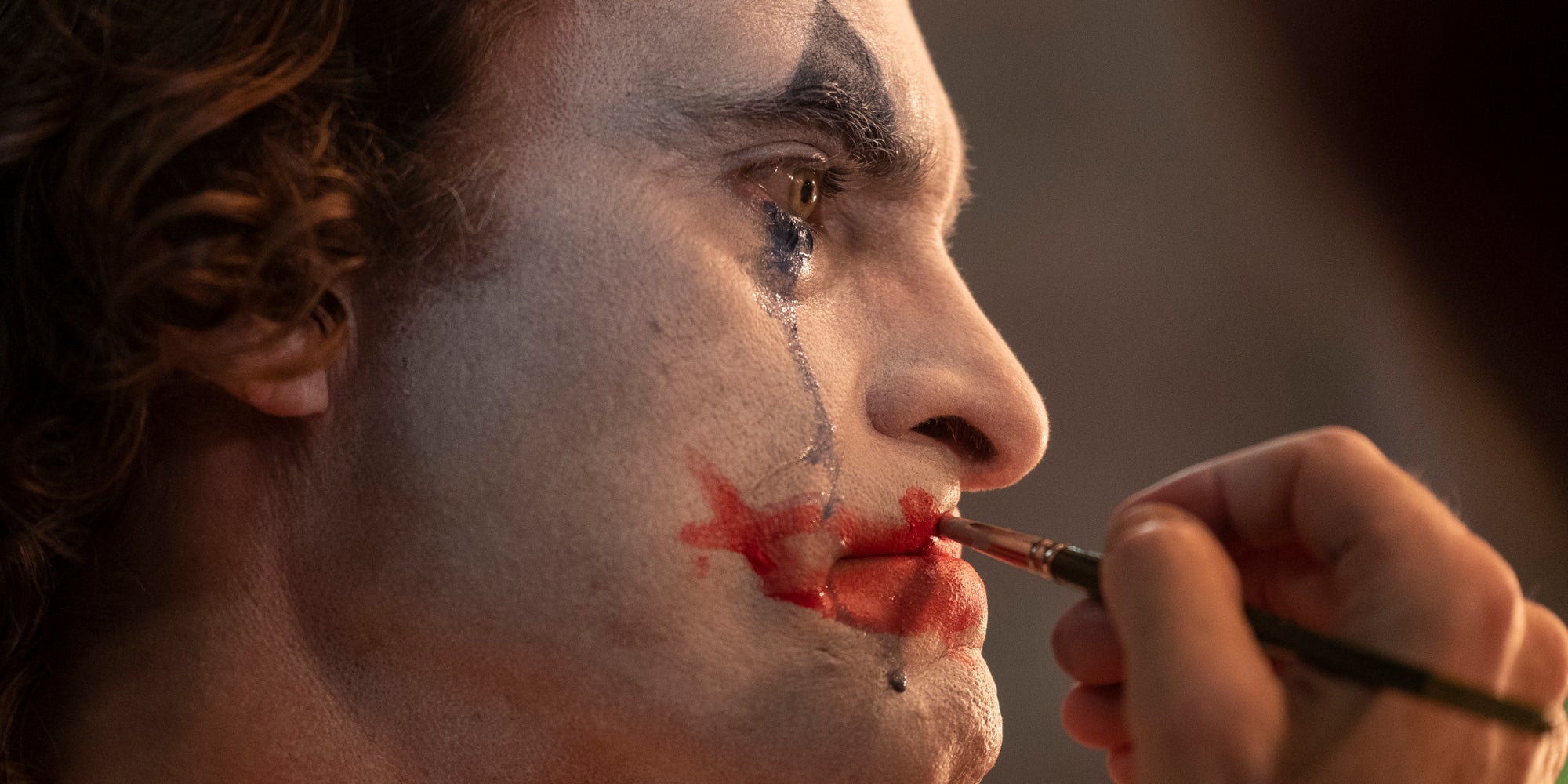 Est-ce qu'il pleure quand il rit, ou est-ce qu'il rit quand il pleure ? 