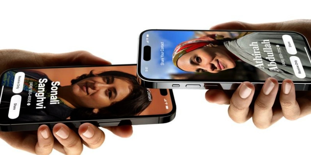 Le 5 juin dernier, Apple a introduit NameDrop, une nouvelle fonctionnalité d'AirDrop qui permettra de transférer rapidement sa fiche contact.