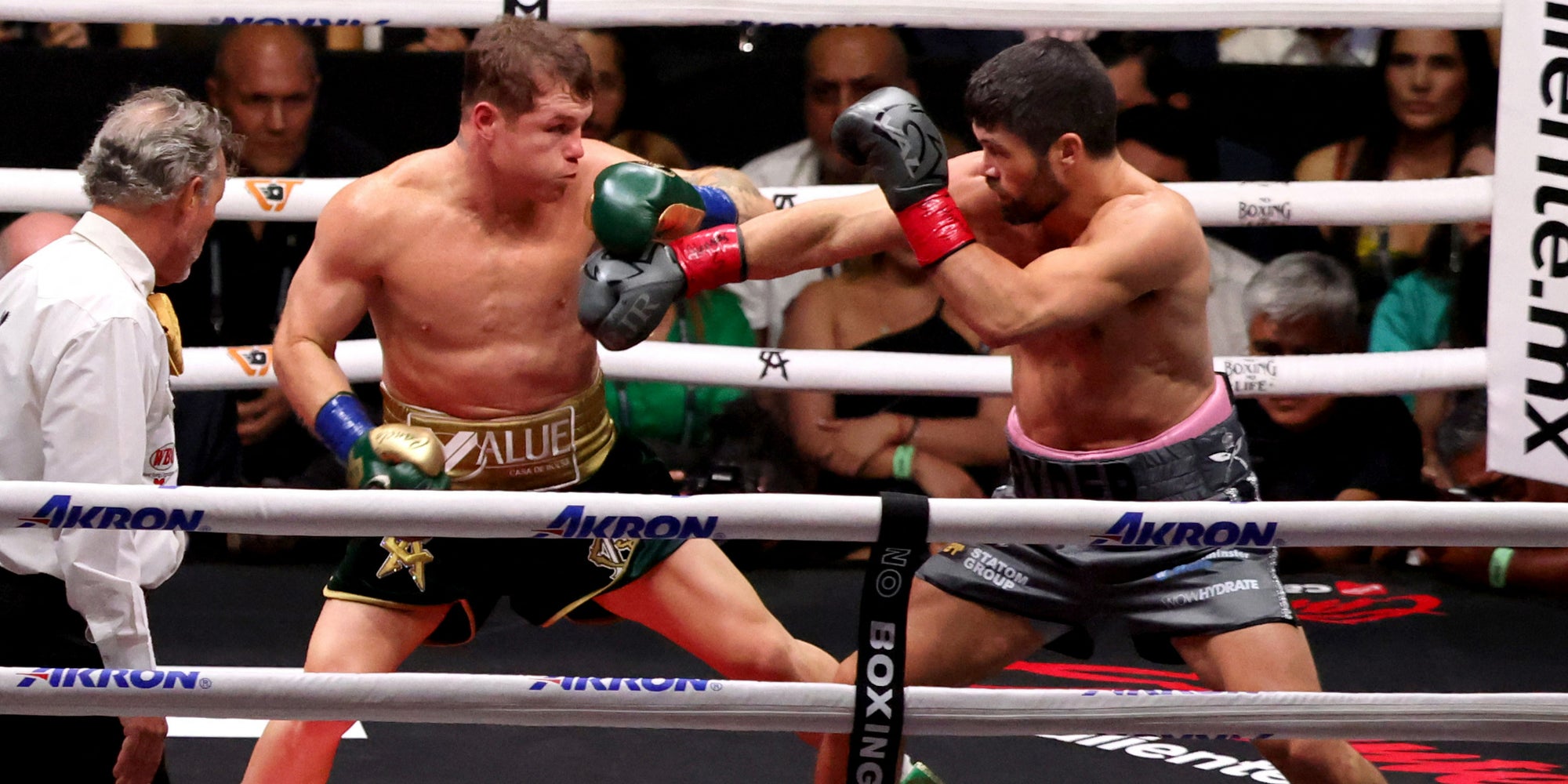 Canelo Alvarez lors de son dernier combat face à John Ryder, le 6 mai 2023 à l'Estadio Akron de Guadalajara (Mexique).
