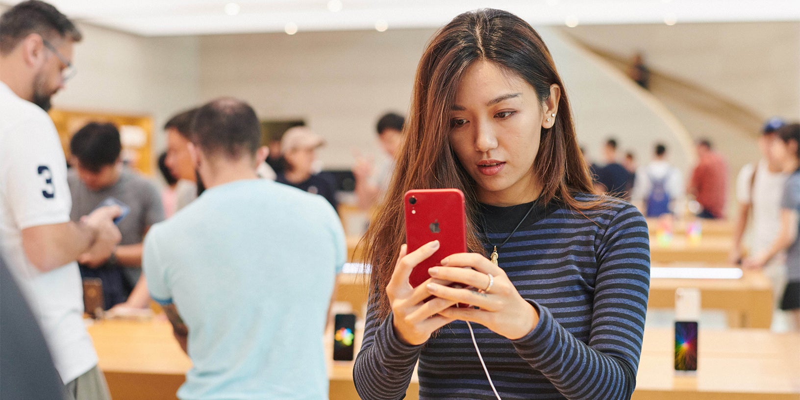 L'iPhone XR lors de sa sortie à Singapour, le 26 octobre 2018.