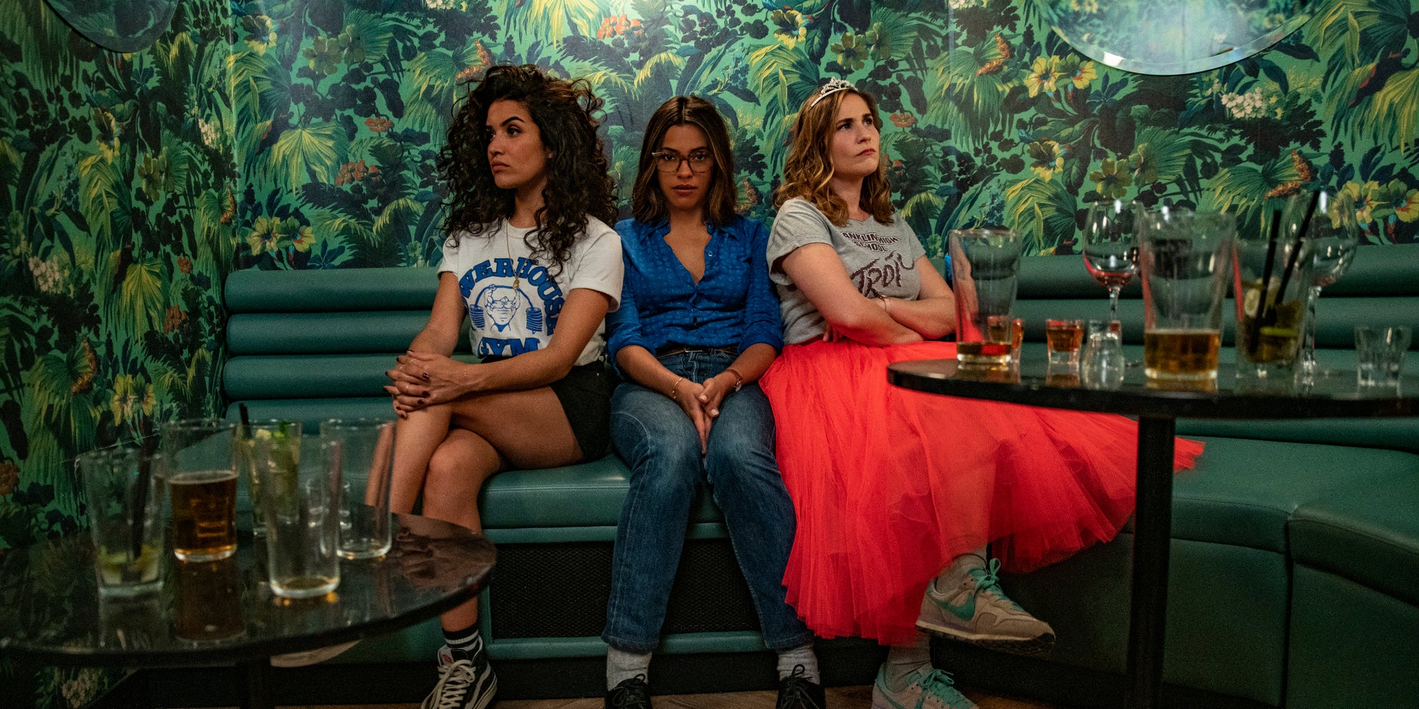 Zita Hanrot, Sabrina Ouazani et Joséphine Draï dans la série Netflix Plan Cœur.