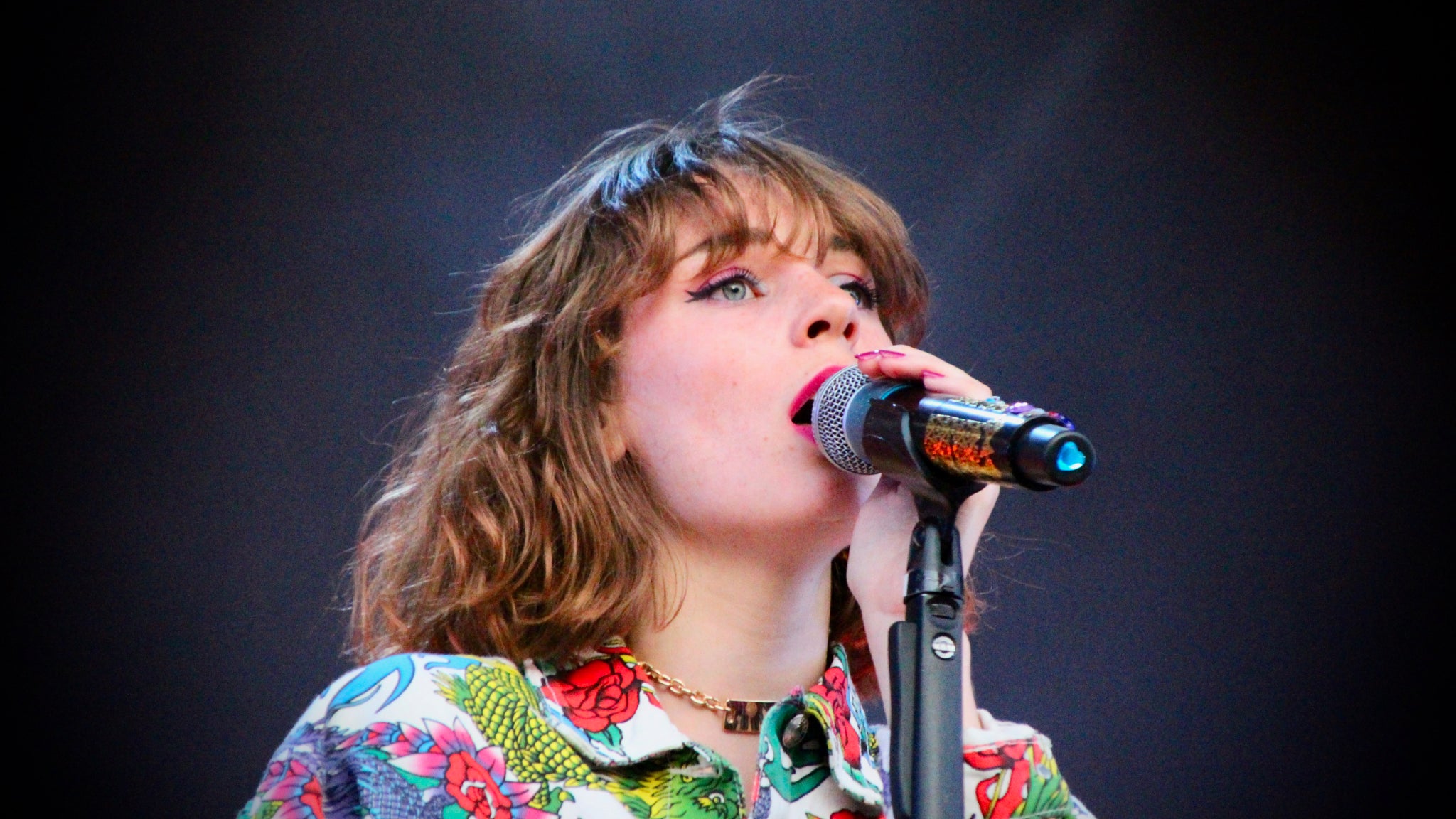 Sur les devants de la scène, nous avons "Adé", de son petit surnom...