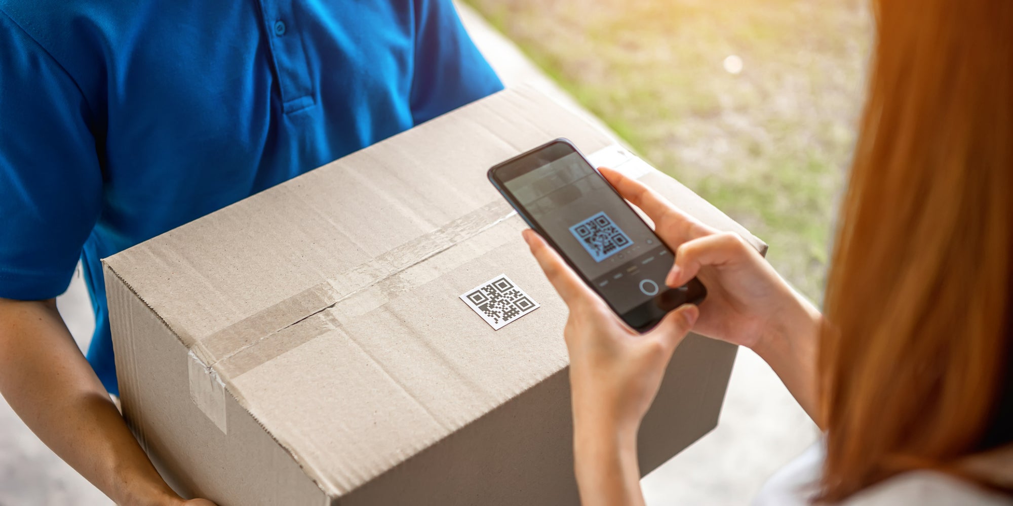 On vous explique tout sur cette arnaque qui pourrait bientôt vous envoyer des colis comportant des QR codes piégés.