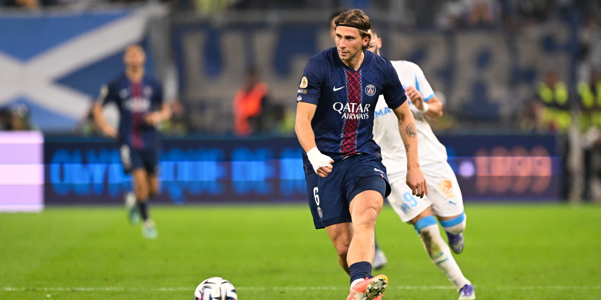 Illya Zabarnyi lors du match de Ligue 1 entre l'OM et le PSG, le 22 septembre au Stade Vélodrome.