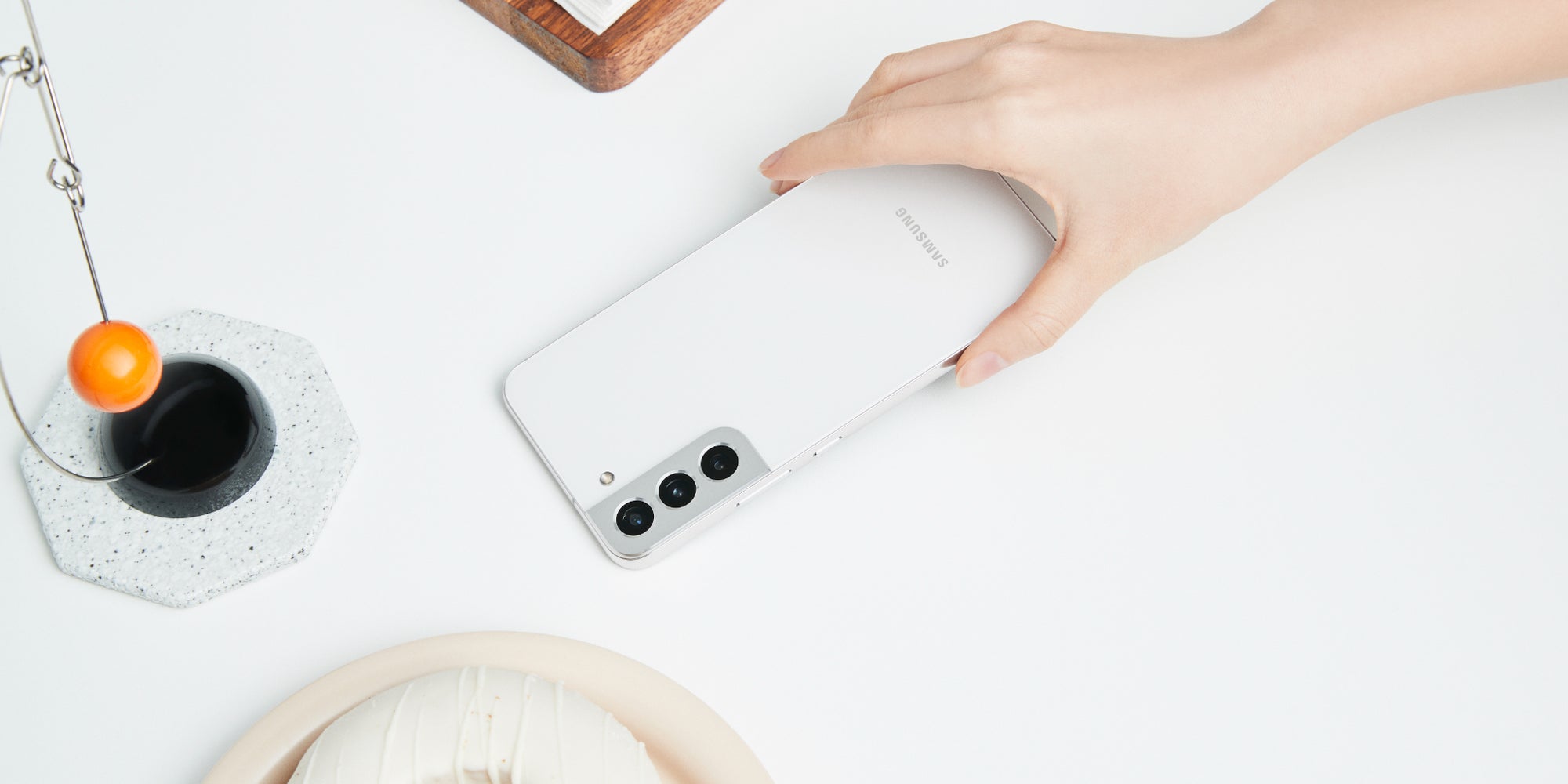 Offrez-vous le Samsung Galaxy S22, accompagné d'une Samsung Galaxy Watch5, à moindre coût pendant le Black Friday chez SFR.