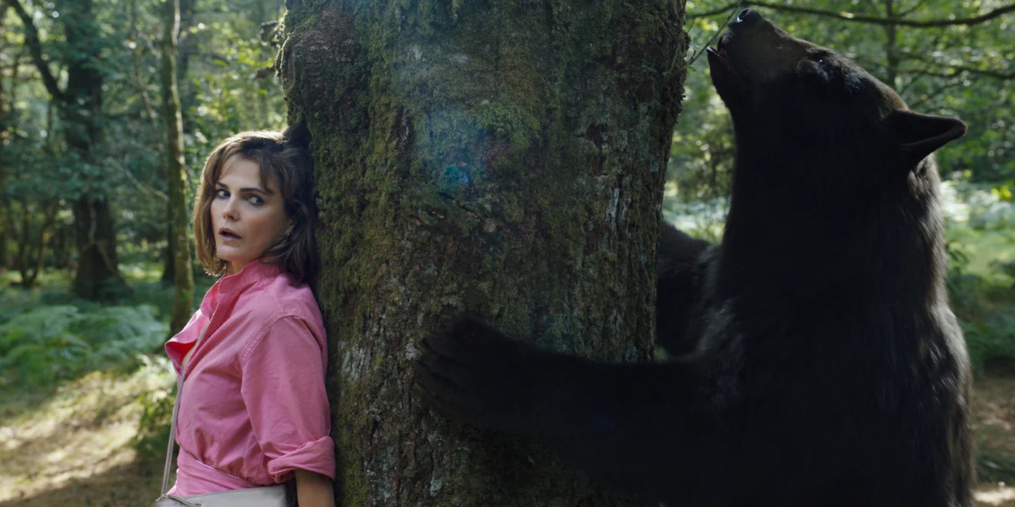 Sari (Keri Russell), une mère de famille face à un ours drogué dans "Crazy Bear".