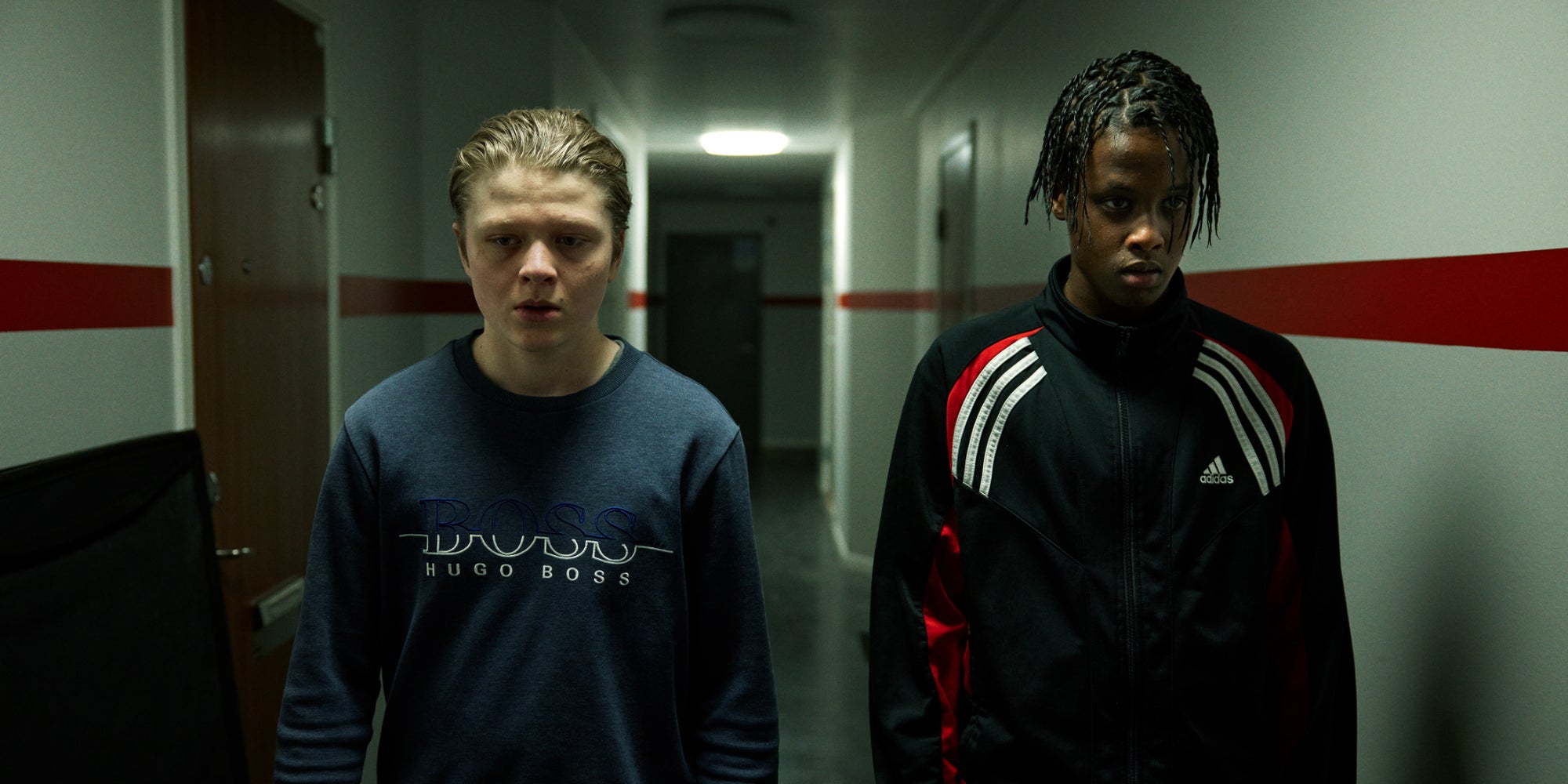 Olle Strand  dans le rôle de Douglas et Yasir Hassan dans celui de Billy dans la série "Deliver me" disponible sur Netflix depuis le 24 avril. 
