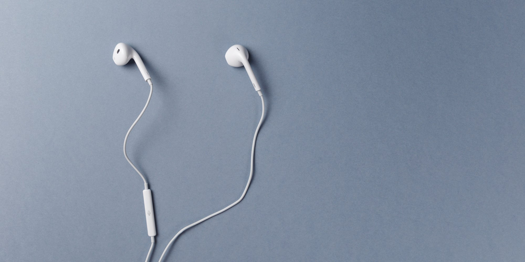 Grâce au Youtubeur Ken Pillonel, vous pourrez peut-être transformer vos vieux AirPods en écouteurs filaires