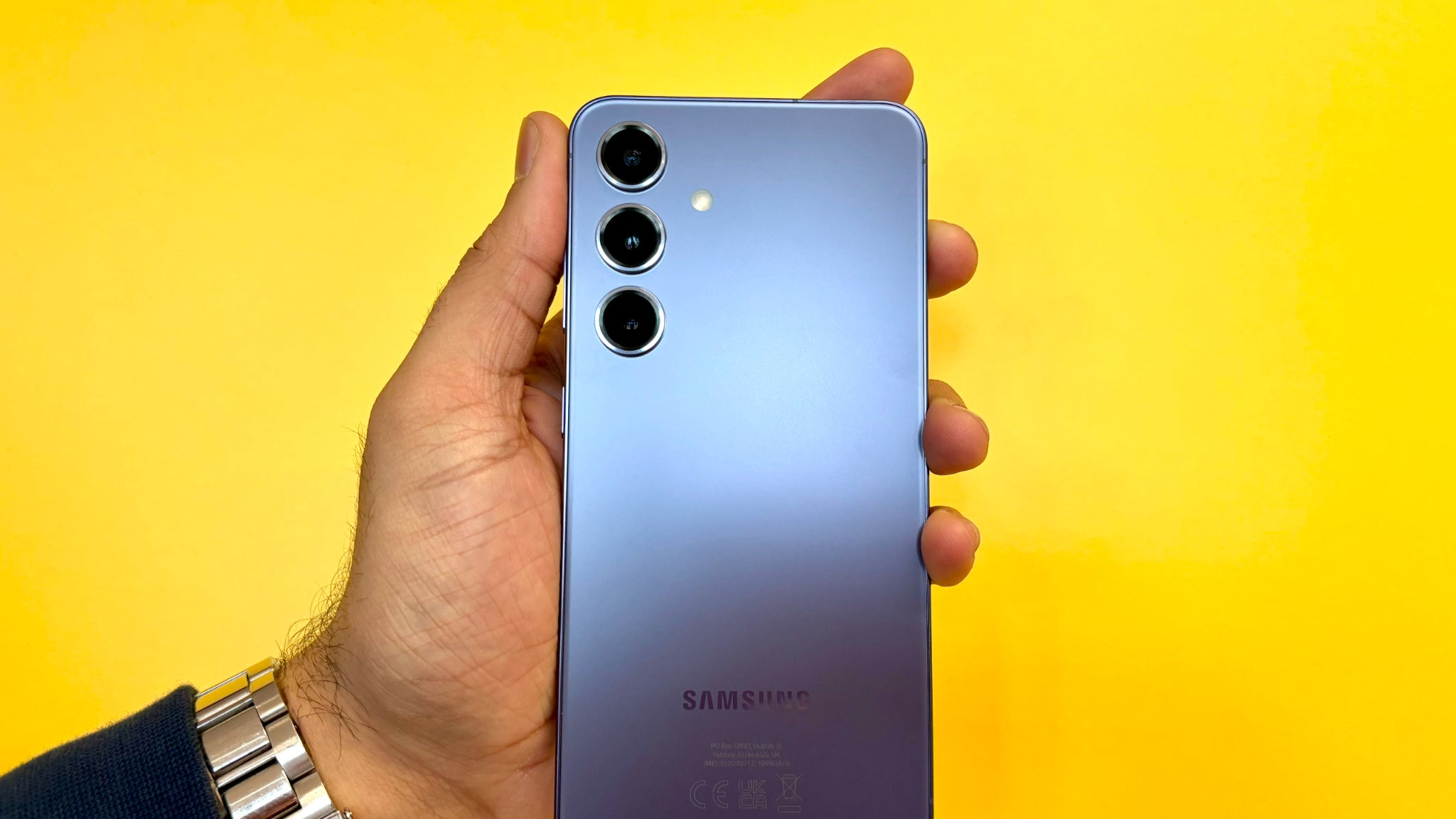Le format compact et ergonomique du Galaxy S24. Le format compact et ergonomique du Galaxy S24.