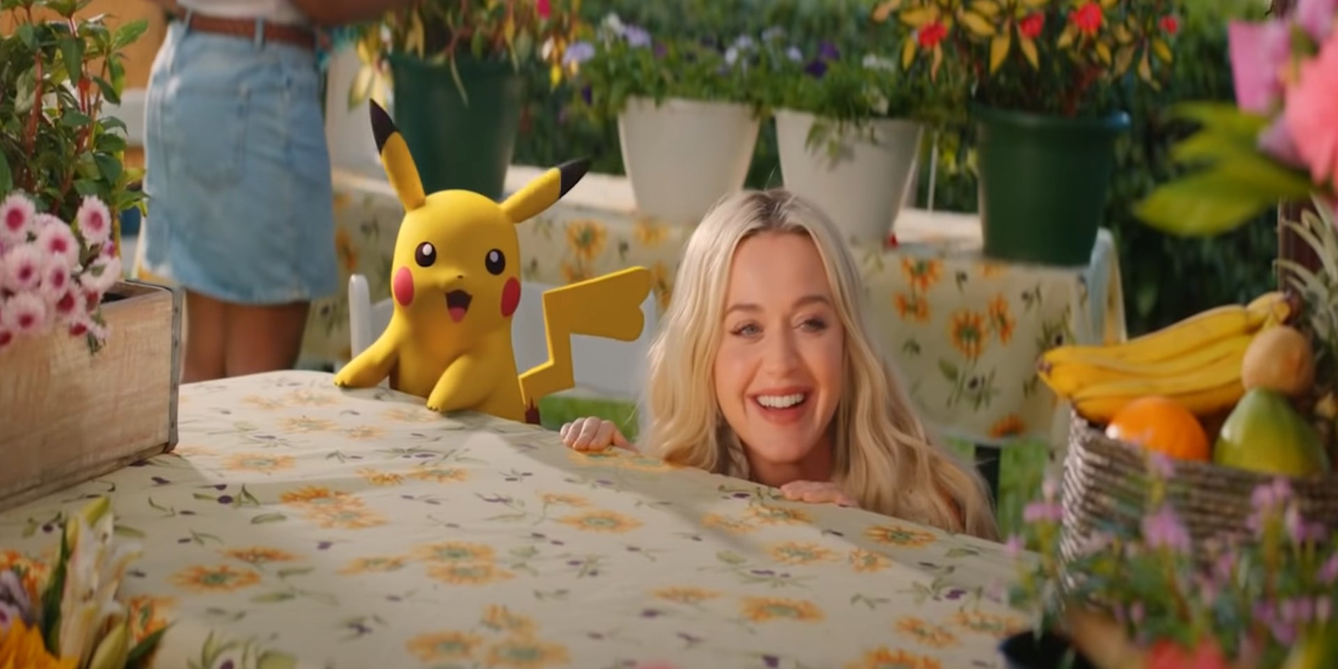 Katy Perry et Pikachu dans le clip d'Electric, pour les 25 ans de Pokémon