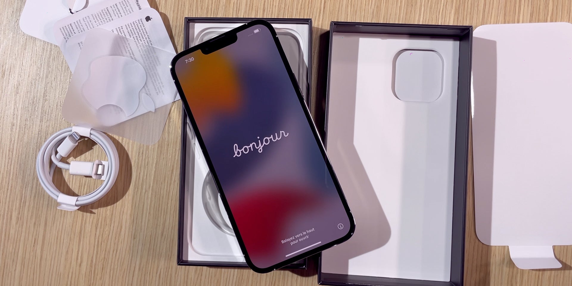 Unboxing de l'iPhone 13 Pro Max.