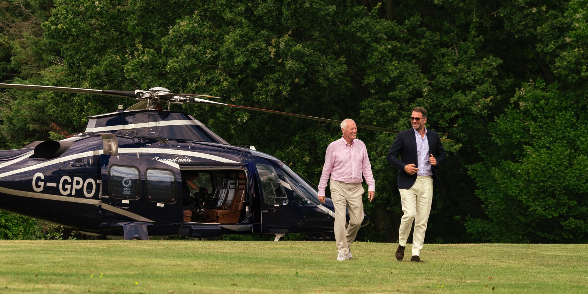 Barry et Eddie Hearn dans le documentaire ''Matchroom : Les maîtres du spectacle'', à découvrir sur Netflix.