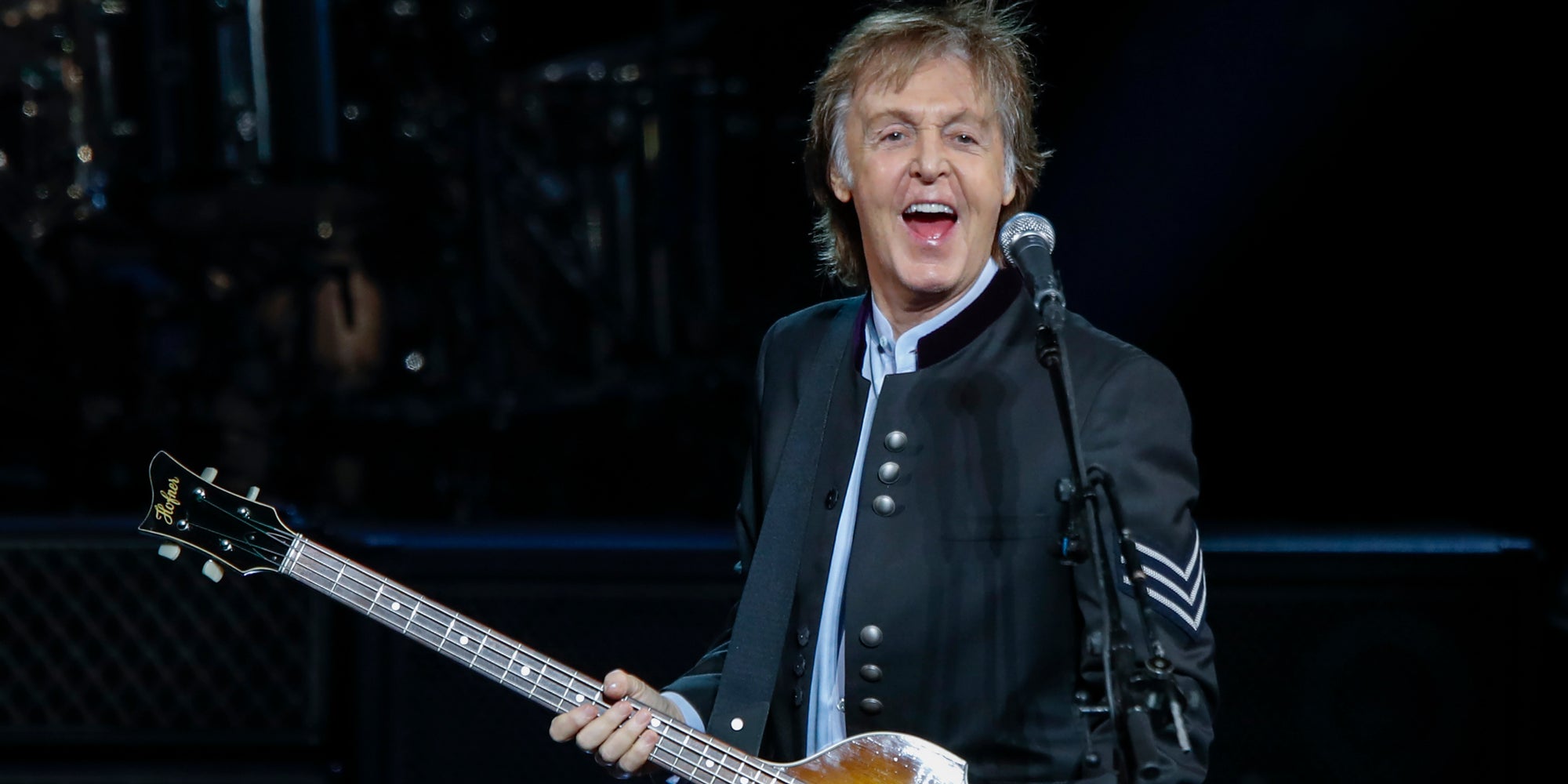 Paul McCartney en concert pour sa tournée "One on One", au Hollywood Casino Amphitheatre de Tinley Park, dans l'Illinois, le 26 juillet 2017.
