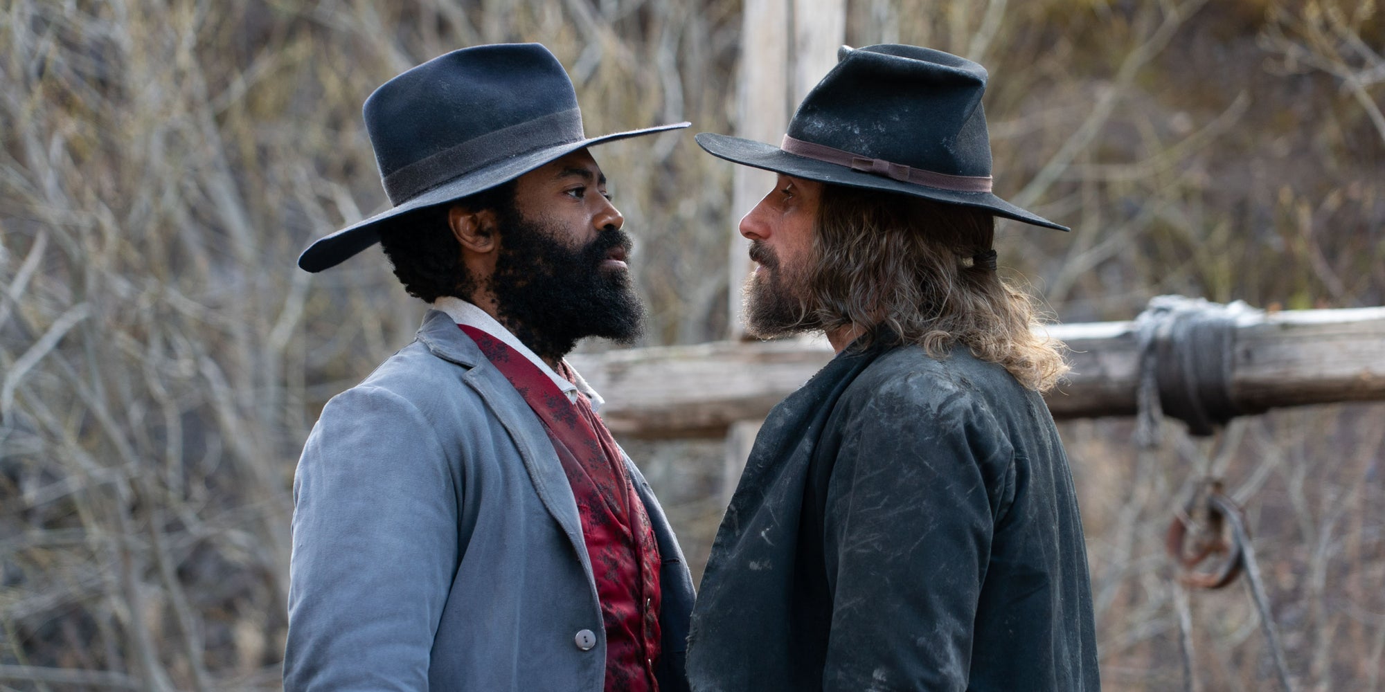 Nicholas Pinnock (John Ellis) et Matthias Schoenaerts (Django) dans la nouvelle série de Canal+