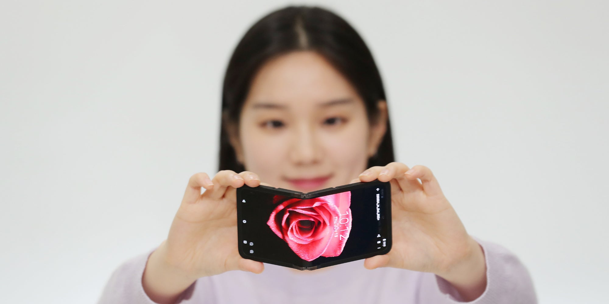 Samsung Display a présenté une innovation en matière d'écran pliable au CES 2024. 