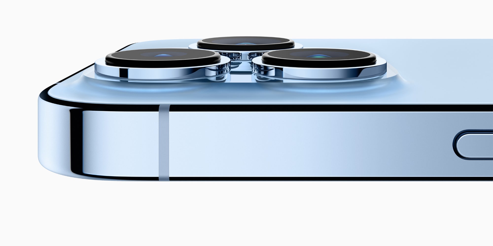 L'iPhone 13 Pro Max couronné aux GLOMO Awards, cérémonie clôturant le salon Mobile World Congress à Barcelone, le 3 mars 2022.