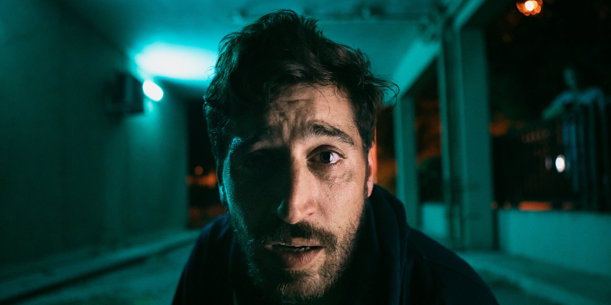 CAÏD, la mini-série française filmée caméra au poing pendant une guerre des gangs