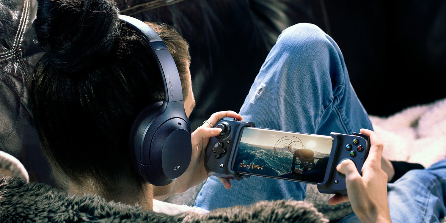 Le Razer Kishi est compact et permet de transformer son smartphone en console dernière génération grâce au cloud gaming.