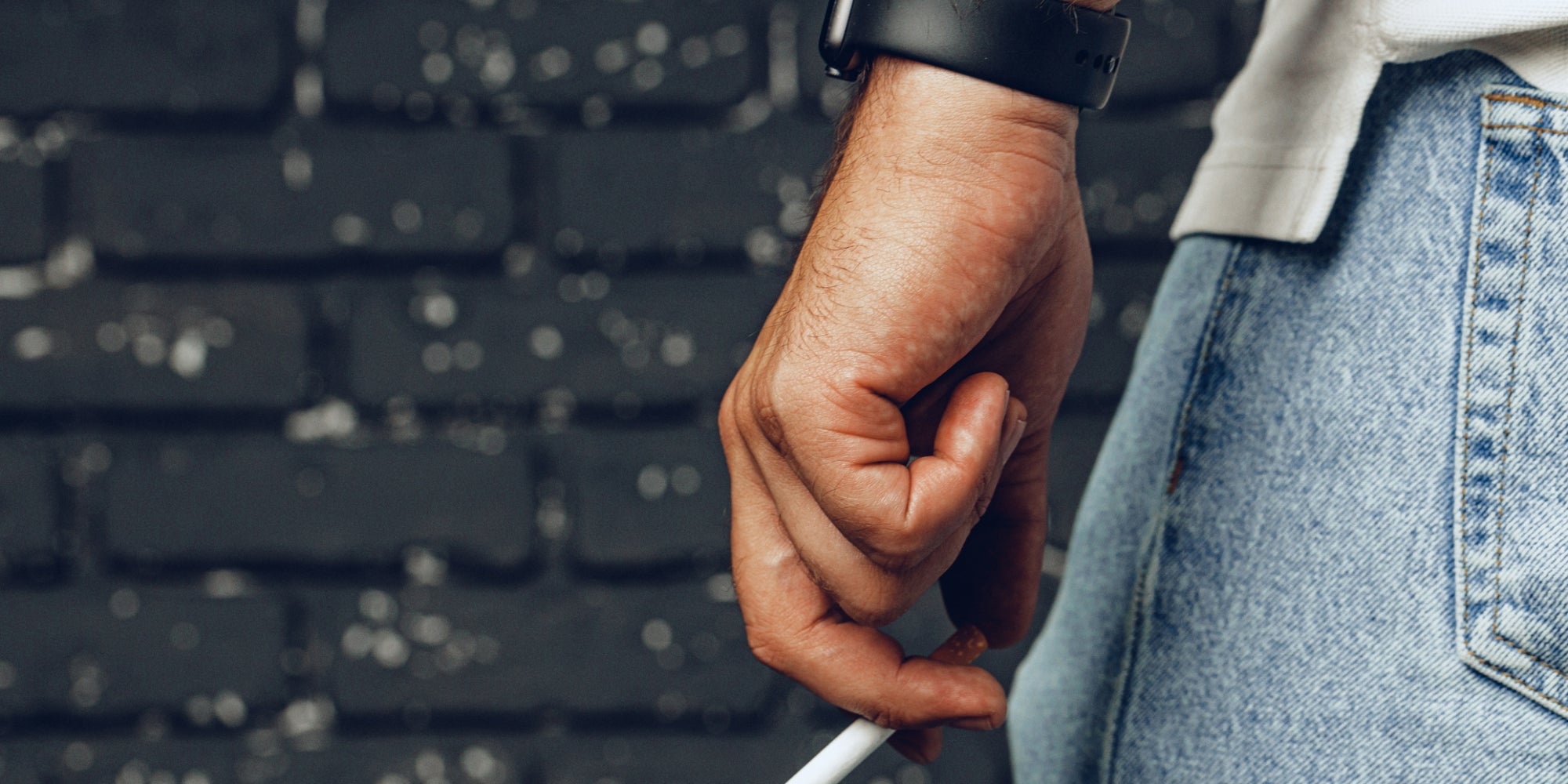 Des chercheurs de l'université de Bristol développent une application pour permettre à votre montre connectée de vous aider à arrêter de fumer. 