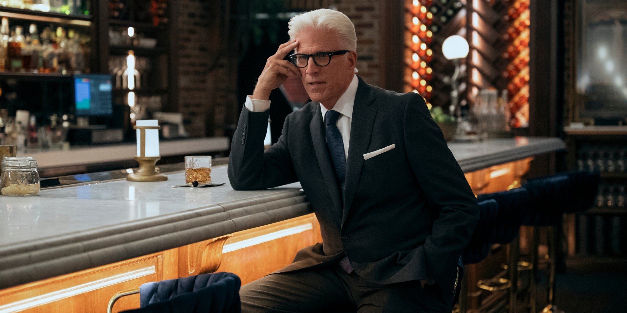 Charles Nieuwendyk (Ted Danson) est de retour pour de nouvelles enquêtes dans la saison 2 de "Espion à l'ancienne" sur Netflix.