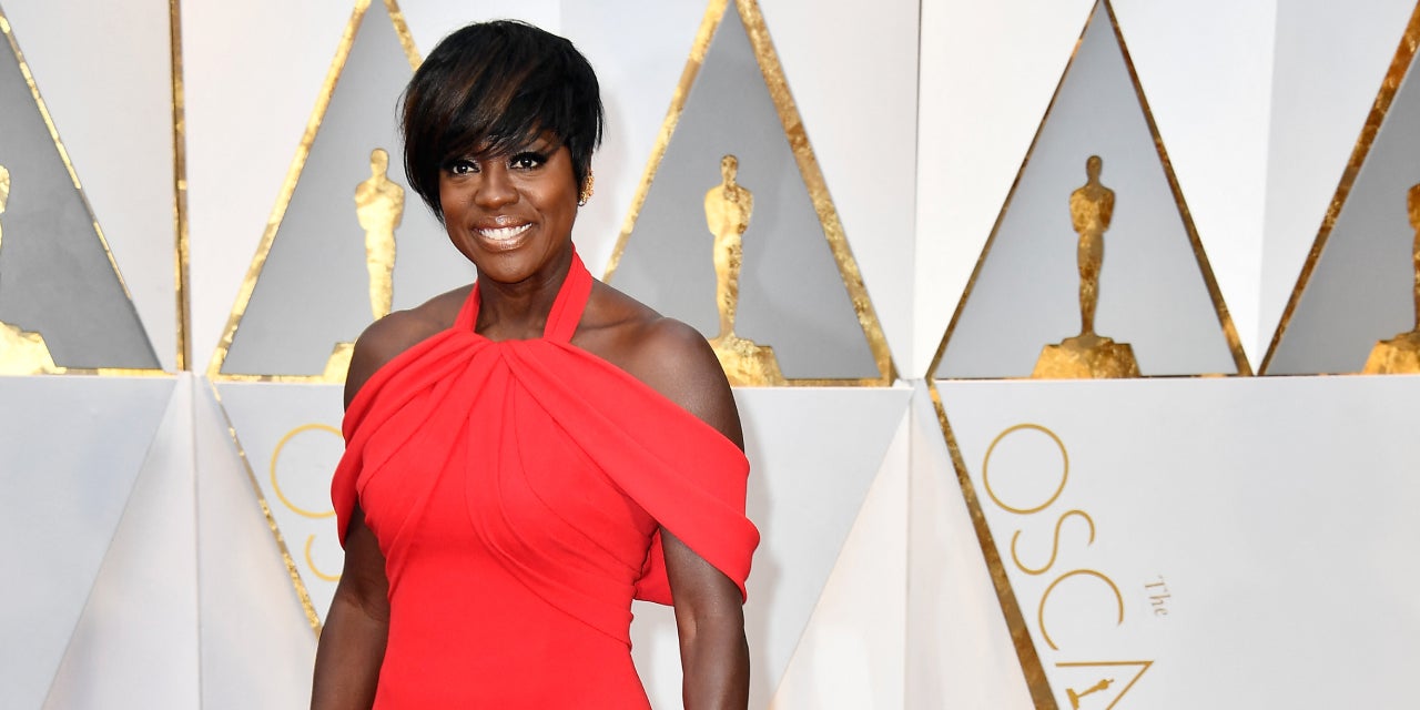 Viola Davis, sur le tapis rouge de la 89ème cérémonie des Oscars, au Hollywood & Highland Center, le 26 février 2017.