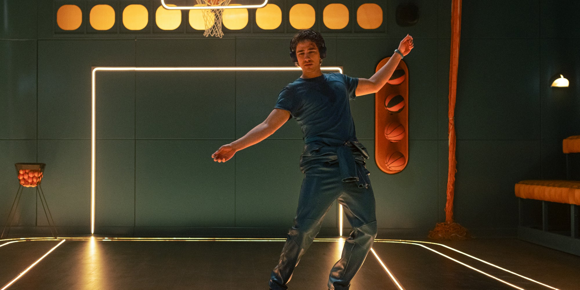 Pau Simon (Max) dans "El Refugio Atómico".