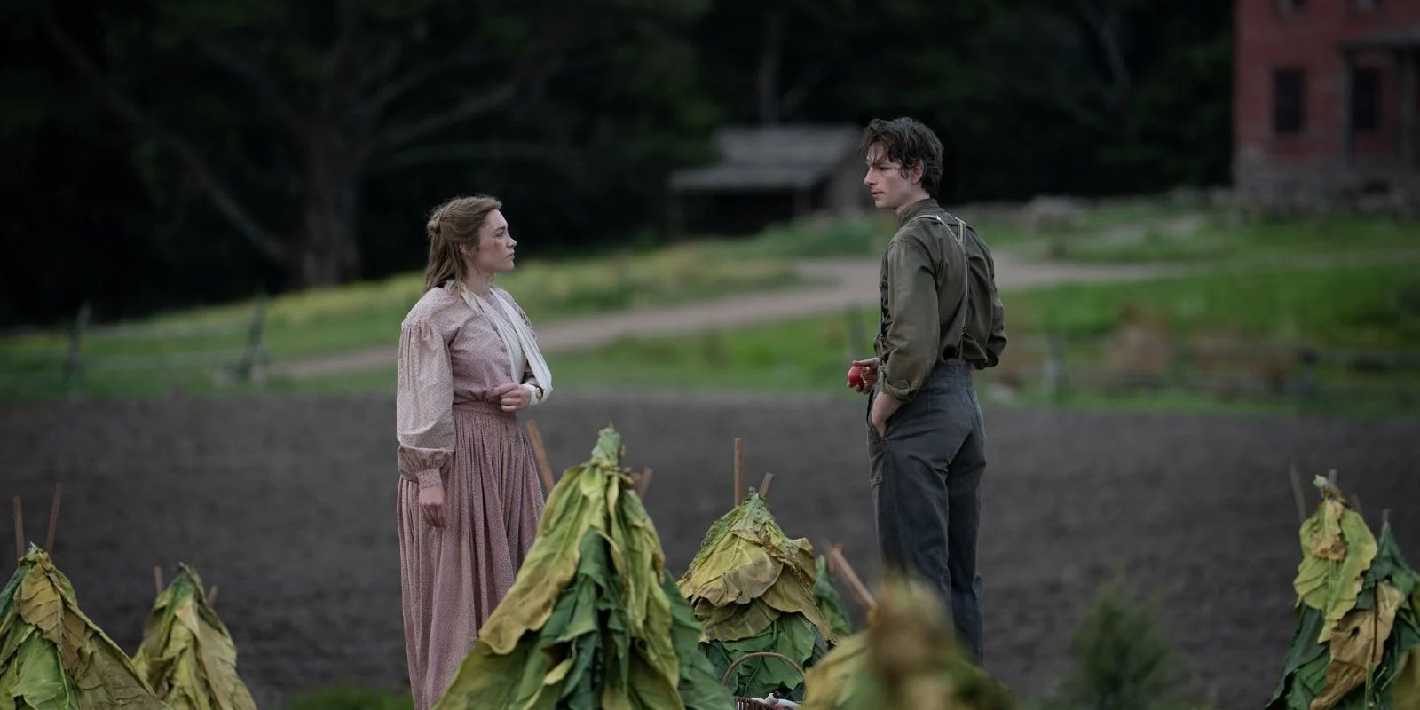 Florence Pugh et Mike Faist, à l'affiche de la série "À l’est d’Eden" sur Netflix.