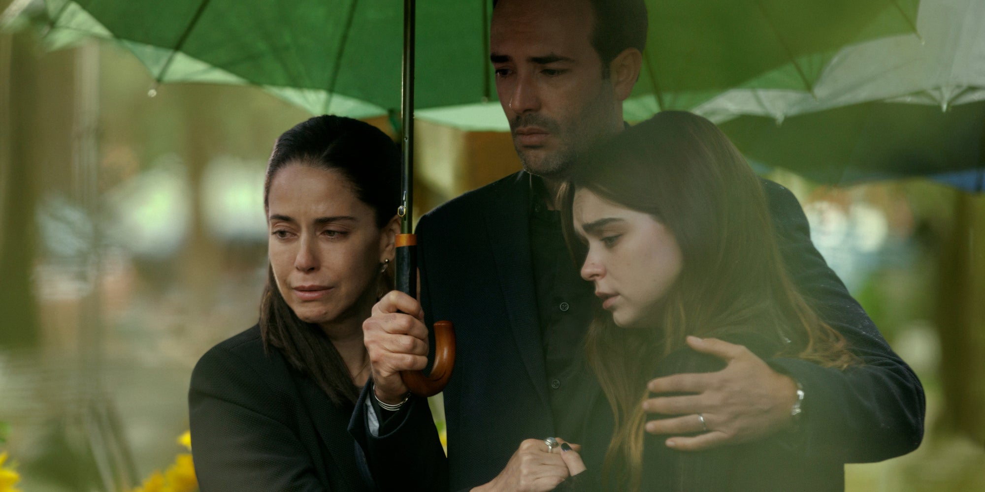 Daniela (Ana Claudia Talancón), Emiliano (Sebastián Martínez) et Lucia (Macarena García Romero) dans la série "Accidente". 
