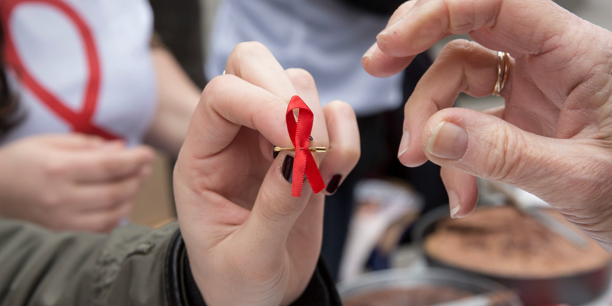 SFR s'engage depuis 23 ans auprès du Sidaction pour assurer, notamment, le bon acheminement des appels aux dons. 