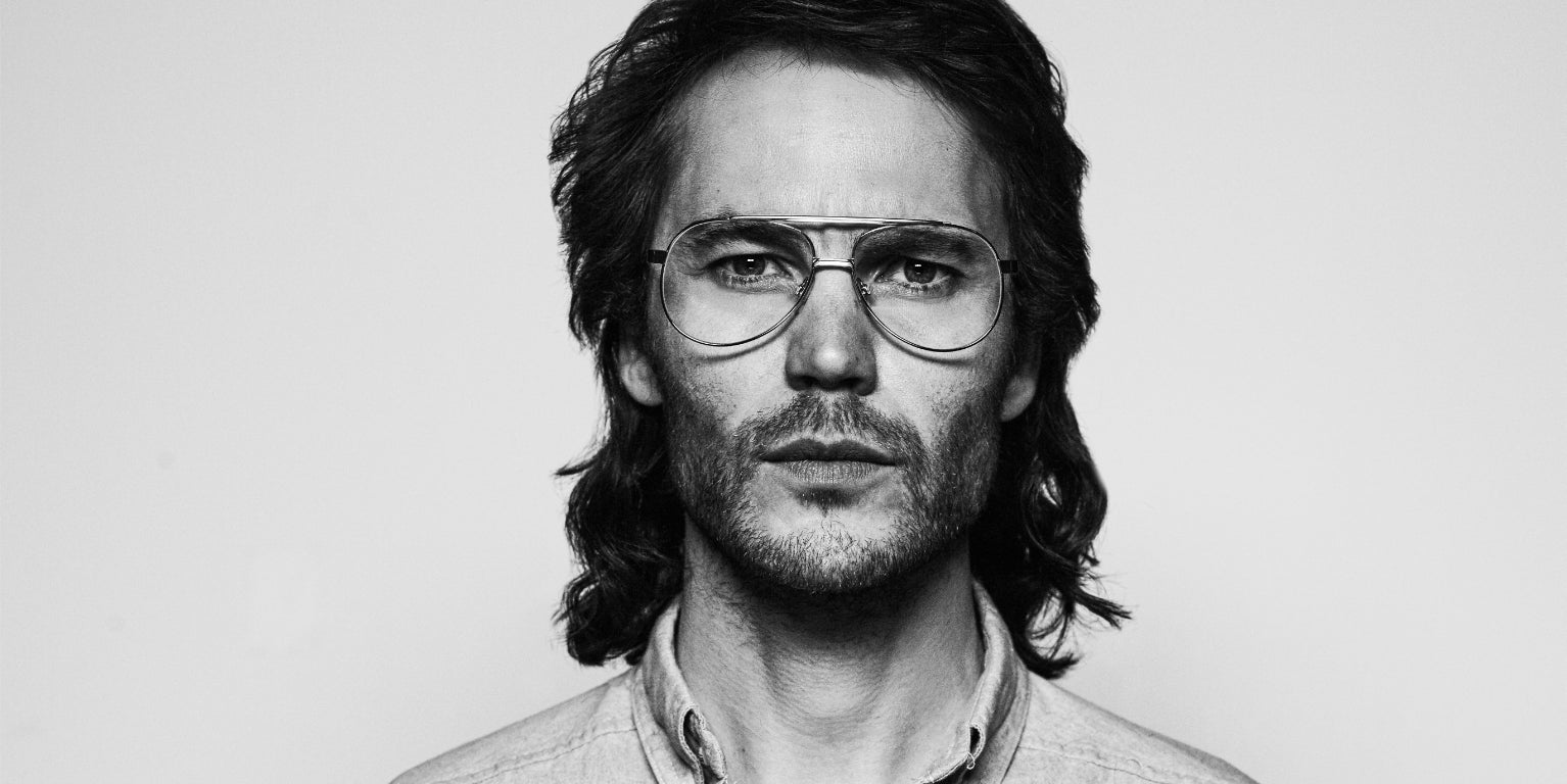 Dans Waco, Taylor Kitsch interprète David Koresh, le leader et gourou de la secte des Davidiens