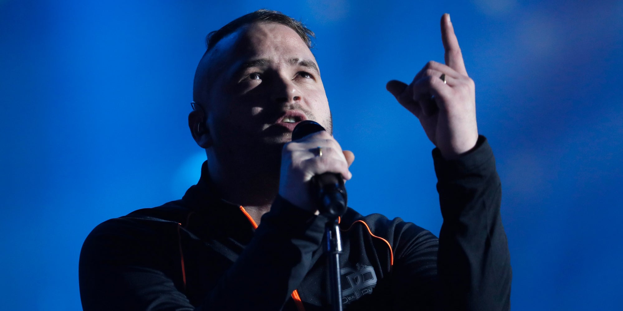 Le rappeur Jul sur la scène des victoires de la musique en 2017.