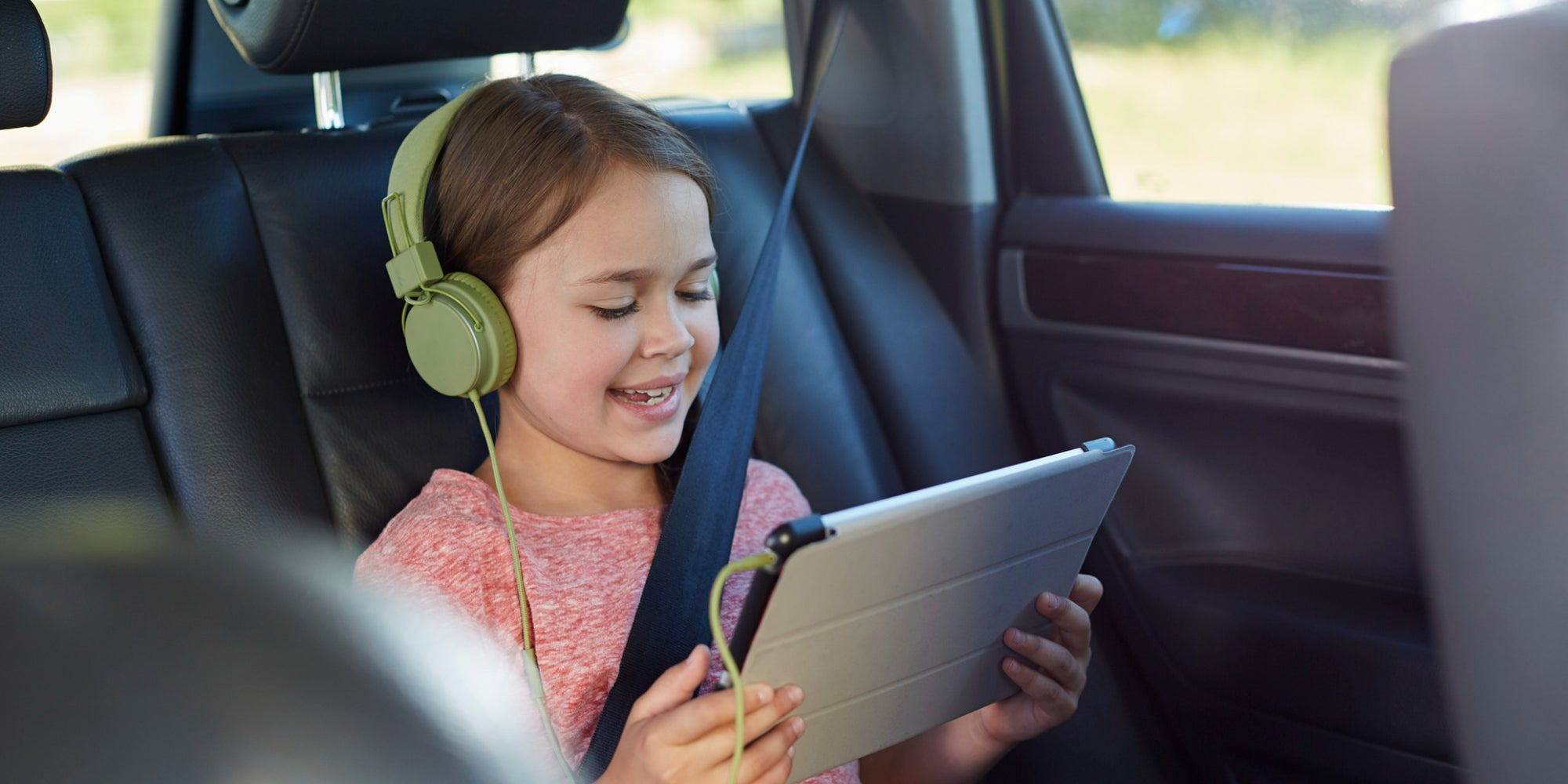 Voici notre sélection de podcasts à écouter en famille, à retrouver sur Deezer.