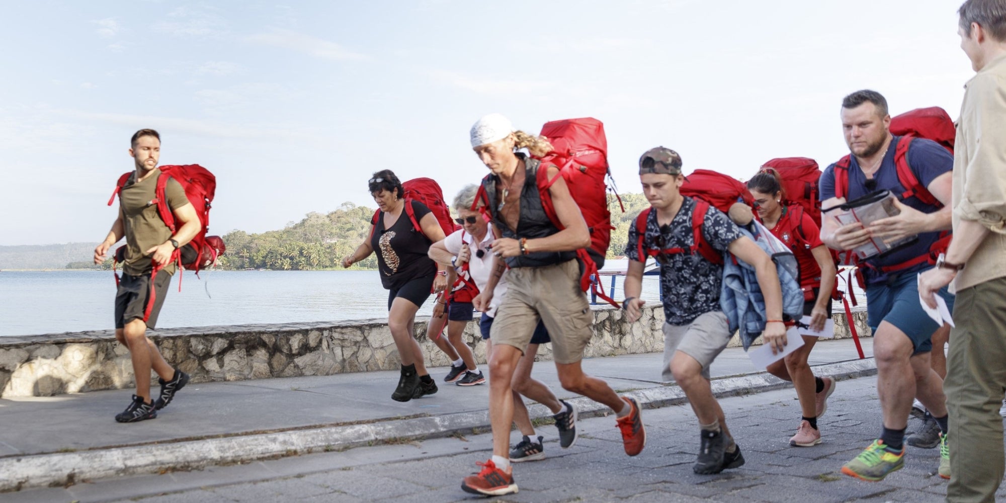 Steve, Martine, Fabienne, Fabrice, Briac et Mathieu, candidats de la saison 12 de Pékin Express sur M6.